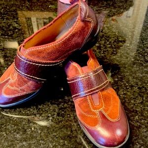 ❤️ 5 for $15. Soft spots suede and leather walking shoes